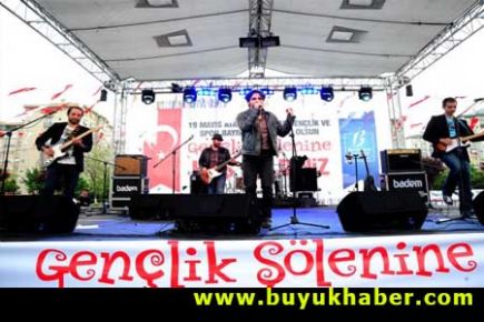 19 MAYIS KUTLAMALARI BÜYÜK COŞKUYA SAHNE OLDU...