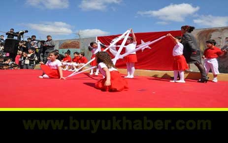 Akgün bir okula daha spor salonu sözü verdi…