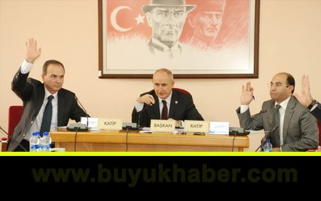 Akgün, tarihi eserlere sahip çıkmalıyız...