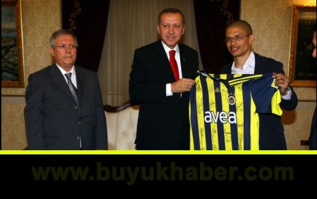 Alex Türk oluyor
