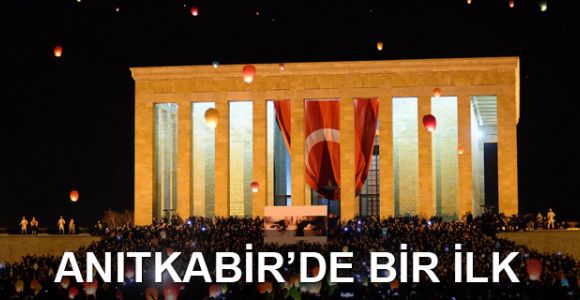 Anıtkabir’den yükselen 1915 barış feneri Ankara'yı aydınlattı