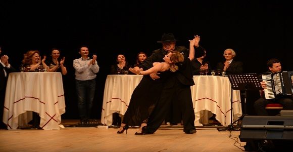 AŞKIN DANSI TANGO BEYLİKDÜZÜ’NÜ ISITTI