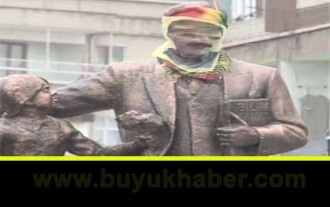 Atatürk büstüne Öcalan posteri bağladılar!