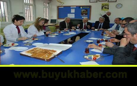 Başkan Akgün okul gezilerini aralıksız sürdürüyor…