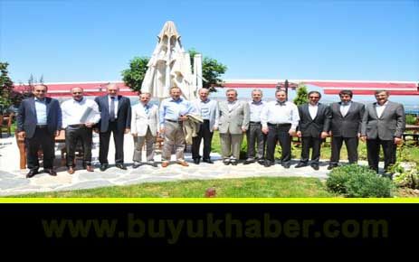 BAŞKAN UZUN, BELEDİYE BAŞKANLARINI AĞIRLADI