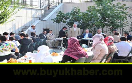BAŞKAN UZUN, ÖĞRENCİ VE VELİLERLE KAHVALTIDA BİRARAYA GELDİ