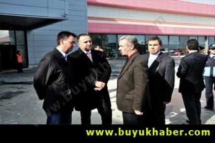 BAŞKAN UZUN, YANGINDA ZARAR GÖREN MİGROS AVM'DE İNCELEMELERDE BULUNDU