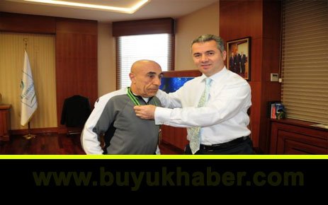 BAŞKAN UZUN’DAN ŞAMPİYON GAZİ’YE TEBRİK