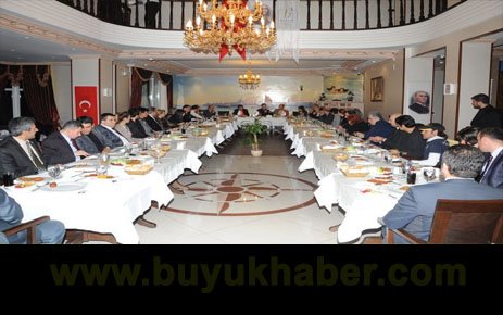 BAŞKAN YUSUF UZUN SANATÇILARLA BULUŞTU