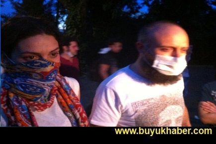 Bergüzar Korel ve Halit Ergenç Gezi Parkı'nda