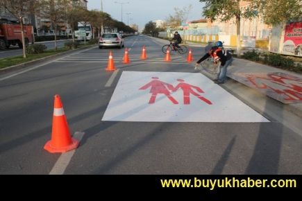 Beylikdüzü Belediyesi’nden Yaya Geçitlerine Şablon Uygulaması