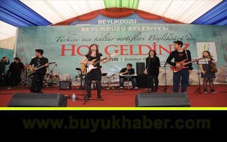 BEYLİKDÜZÜ GENÇLİK VE MÜZİK ŞÖLENİ COŞTURDU.