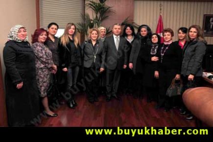 BEYLİKDÜZÜ SEVGİ VE DAYANIŞMA DERNEĞİ ÜYELERİ BAŞKAN UZUN’U ZİYARET ETTİ