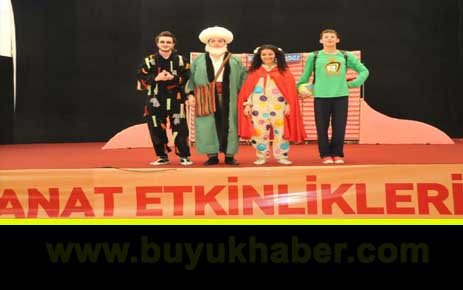 BEYLİKDÜZÜ’NDE MİNİKLERE TİYATROLU EĞİTİM.