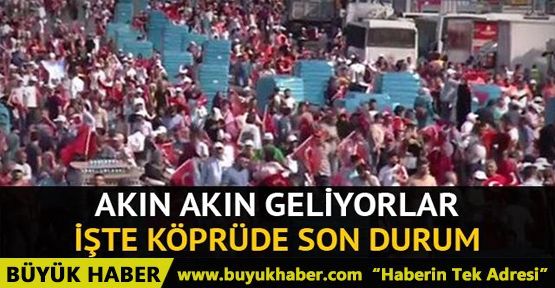 Binlerce kişi Şehitler Köprüsü'ne akın ediyor