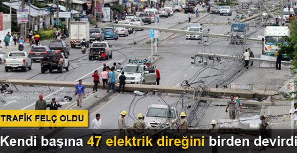 Bir araç 47 elektrik direğini devirdi, trafik felç oldu