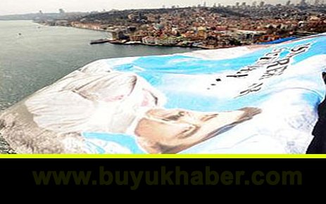 Boğaziçi Köprüsü'ne Tatlıses posteri
