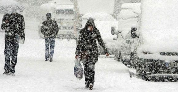 Bolu'da kar yağışı etkili oluyor