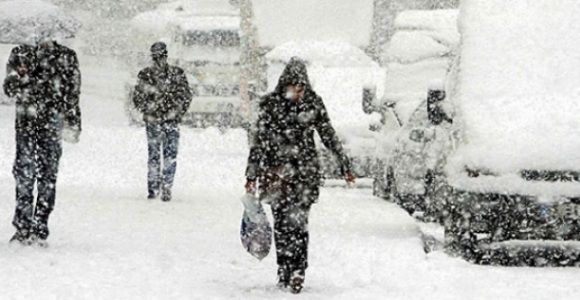  Bolu'da kar yağışı etkili oluyor