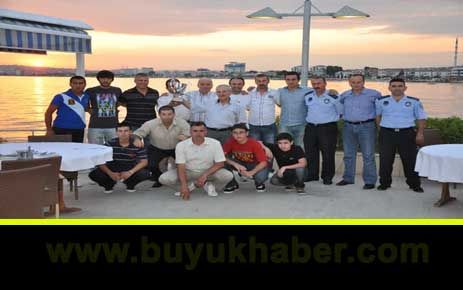 Büyükçekmece Belediyespor 3'cülüğü kutladı…