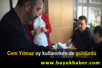 Cem Yılmaz oy kullanırken de güldürdü