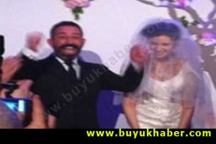 Cem Yılmaz ve Ahu Yağtu evlendi