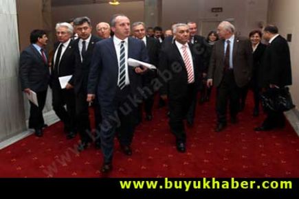 CHP'li vekiller Anayasa Komisyonu'nu bastı