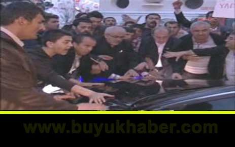 CHP'lilerden Gürsel Tekin'e Protesto.