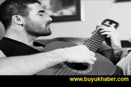 Efe Cansoy İSTANBUL'UN ELLERİ' İLE GİTARININ TELLERİNE DOKUNDU!