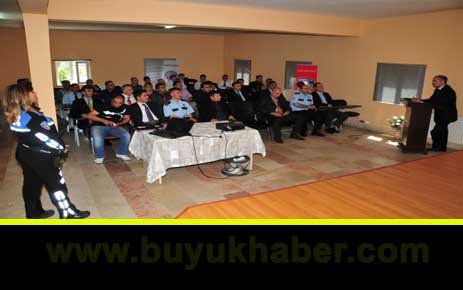 EMNİYETTEN ÖĞRENCİLERE KIYAFET YARDIMI