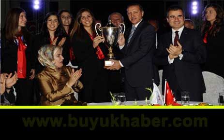 Erdoğan Şampiyon Kızlara Keseyi Açtı.