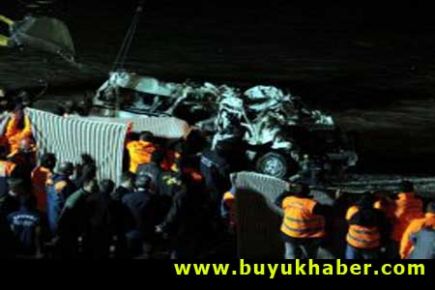 Filyos Çayı'na uçan minibüs bulundu