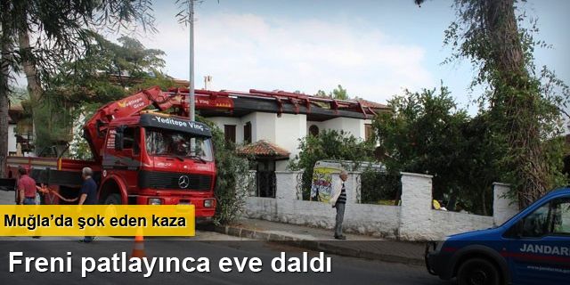 Freni patlayan midibüs eve daldı: 8 yaralı