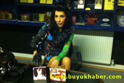 Hande Yener Onu Yaşlı Bulanlara Cevap Verdi ! 