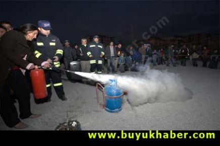 İpragaz çadır kentlerde depremzedelere yangın eğitimi veriyor