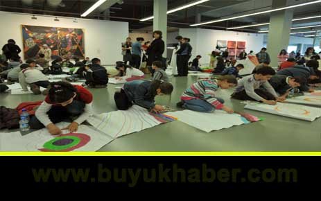 İstanbul Modern’de dört gün boyunca çeşitli etkinlikler sürüyor.