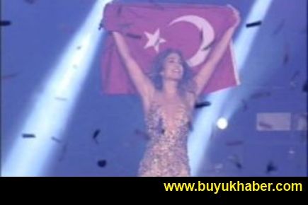 Jennifer Lopez'den Türk bayraklı mesaj