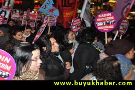 ''Kadına Şiddet Taksim'de Protesto Edildi