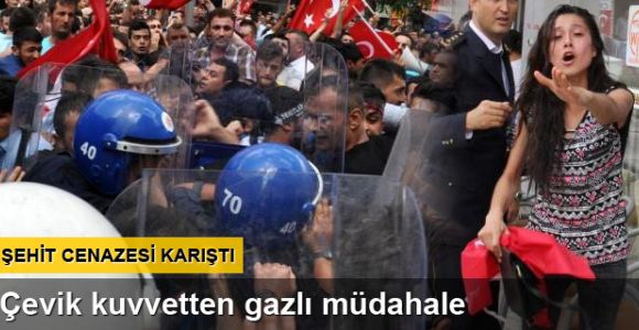 Kırşehir'deki şehit cenazesinde gerginlik