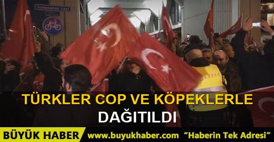 Rotterdam'da Türkler protesto yapıyor