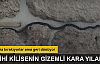 Tarihi kilisenin kara yılanı