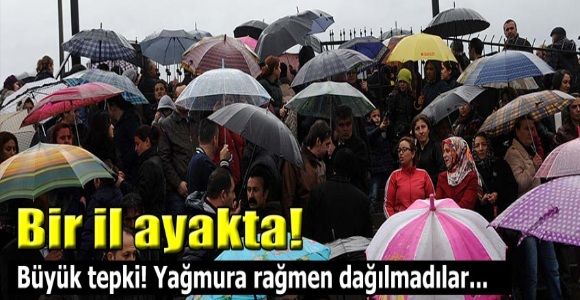 Tokat ayağa kalktı, yağmura rağmen dağılmadılar